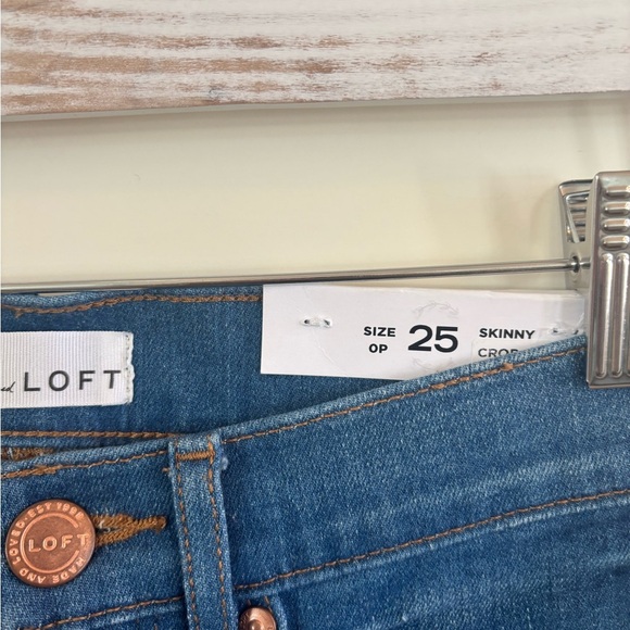 Loft Skinny Crop Slim Pockets NWT - Picture 2 of 4